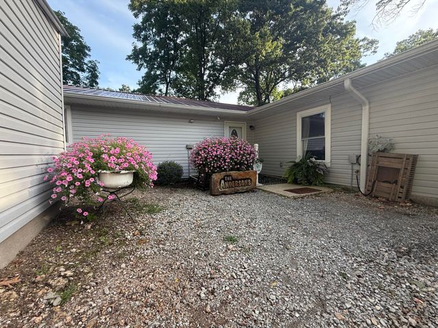 63060 E 157 Road, Wyandotte, OK 74370