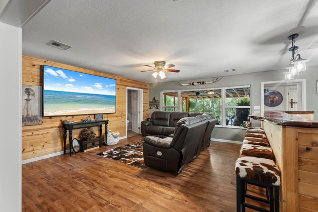 63060 E 157 Road, Wyandotte, OK 74370