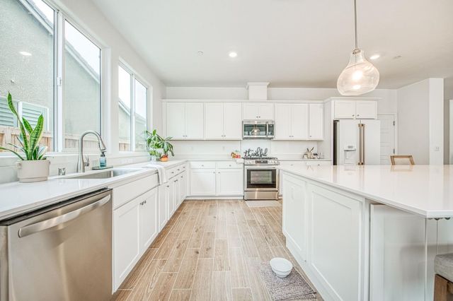 1270 Summerset Avenue, Clovis, CA 93619