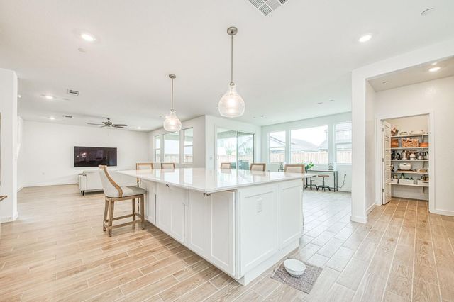 1270 Summerset Avenue, Clovis, CA 93619