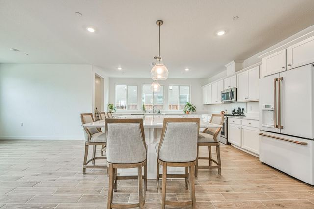 1270 Summerset Avenue, Clovis, CA 93619