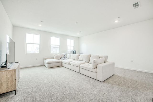 1270 Summerset Avenue, Clovis, CA 93619