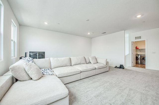 1270 Summerset Avenue, Clovis, CA 93619