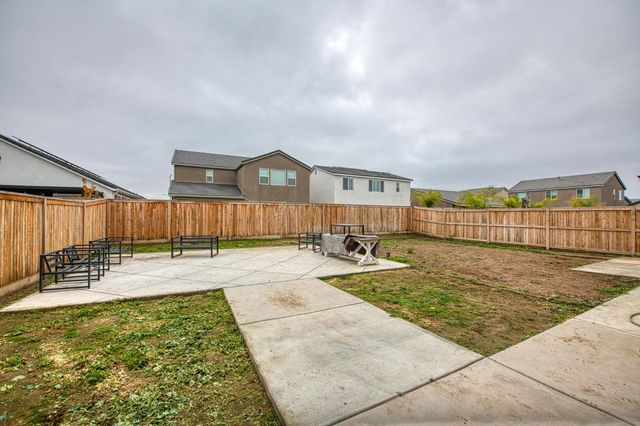 1270 Summerset Avenue, Clovis, CA 93619
