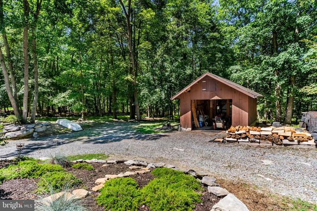 6 FOREST LN, Newville, PA 17241