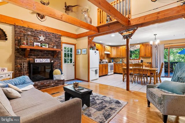6 FOREST LN, Newville, PA 17241