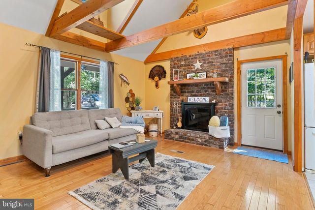 6 FOREST LN, Newville, PA 17241