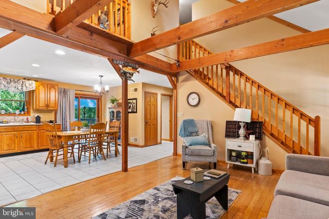 6 FOREST LN, Newville, PA 17241