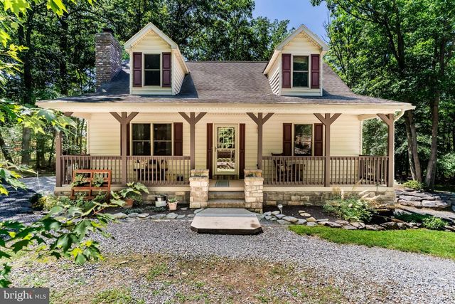 6 FOREST LN, Newville, PA 17241