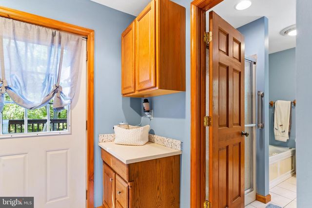6 FOREST LN, Newville, PA 17241