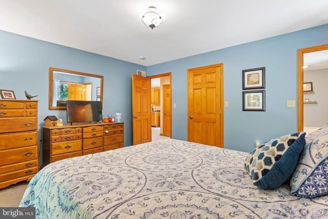 6 FOREST LN, Newville, PA 17241