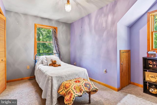 6 FOREST LN, Newville, PA 17241