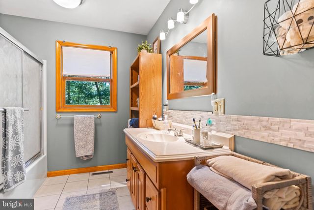 6 FOREST LN, Newville, PA 17241