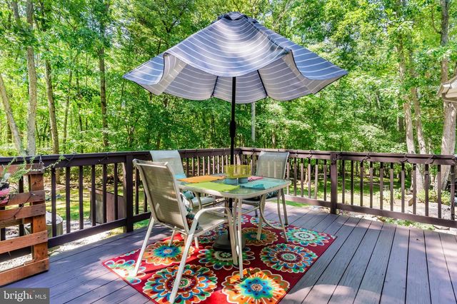 6 FOREST LN, Newville, PA 17241