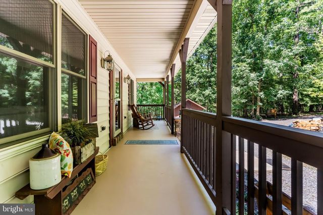 6 FOREST LN, Newville, PA 17241