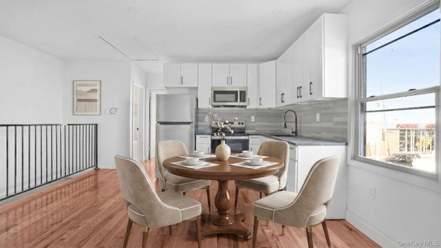 1148 E 211th Street, Bronx, NY 10469