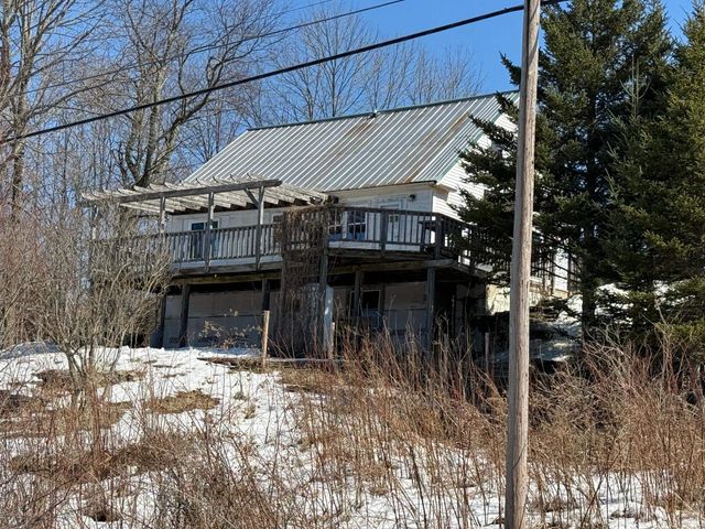 1110 Creek Road, Albany, VT 05845