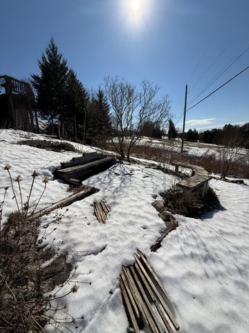 1110 Creek Road, Albany, VT 05845