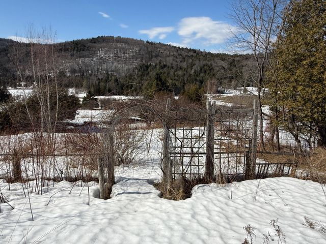 1110 Creek Road, Albany, VT 05845