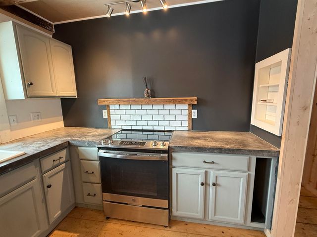 1110 Creek Road, Albany, VT 05845