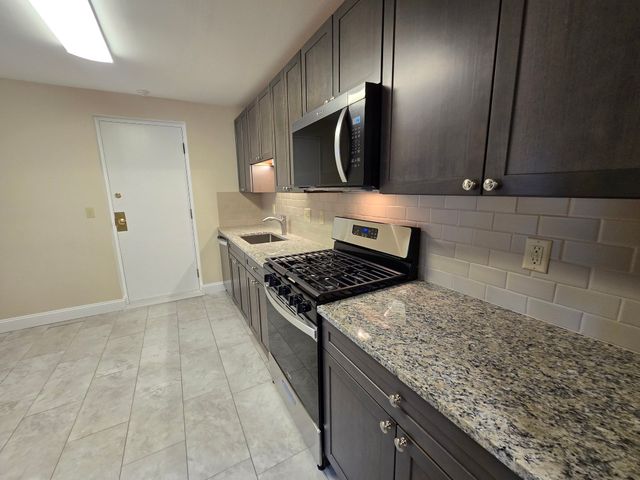 720 Main St. 9, Weymouth, MA 02190