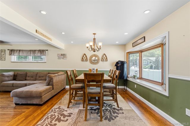 116 Spruce Street, Massapequa Park, NY 11762