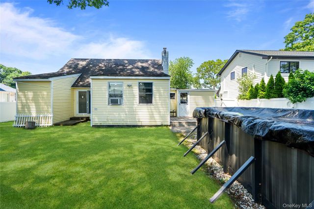 116 Spruce Street, Massapequa Park, NY 11762