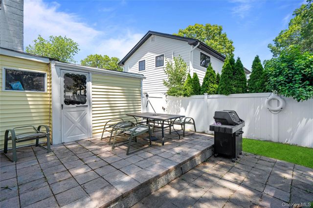 116 Spruce Street, Massapequa Park, NY 11762