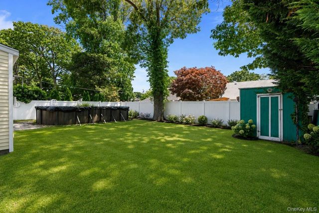 116 Spruce Street, Massapequa Park, NY 11762