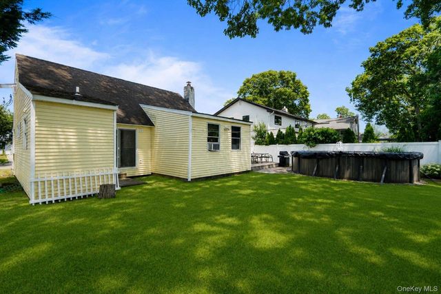 116 Spruce Street, Massapequa Park, NY 11762