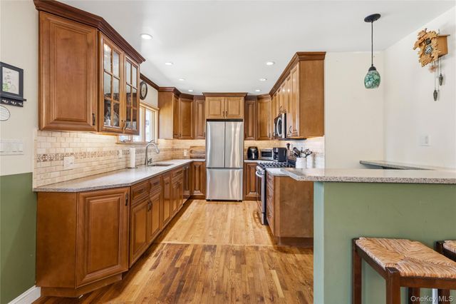 116 Spruce Street, Massapequa Park, NY 11762