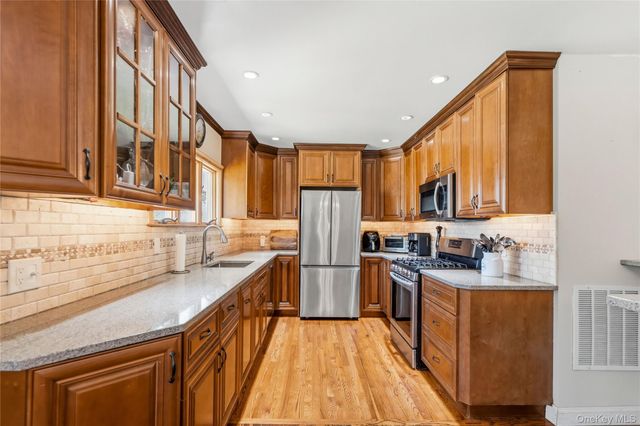 116 Spruce Street, Massapequa Park, NY 11762