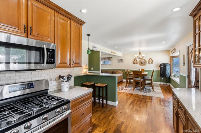 116 Spruce Street, Massapequa Park, NY 11762