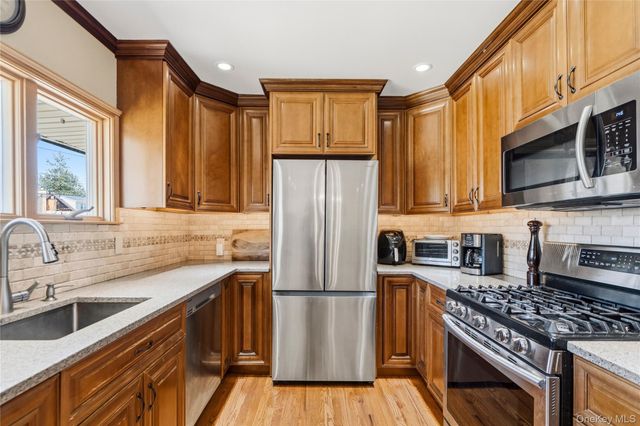 116 Spruce Street, Massapequa Park, NY 11762