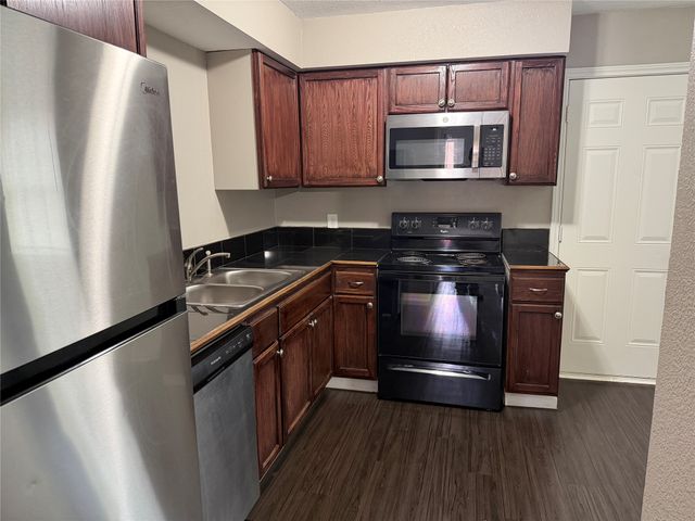 357 NW Newton, Burleson, TX 76028