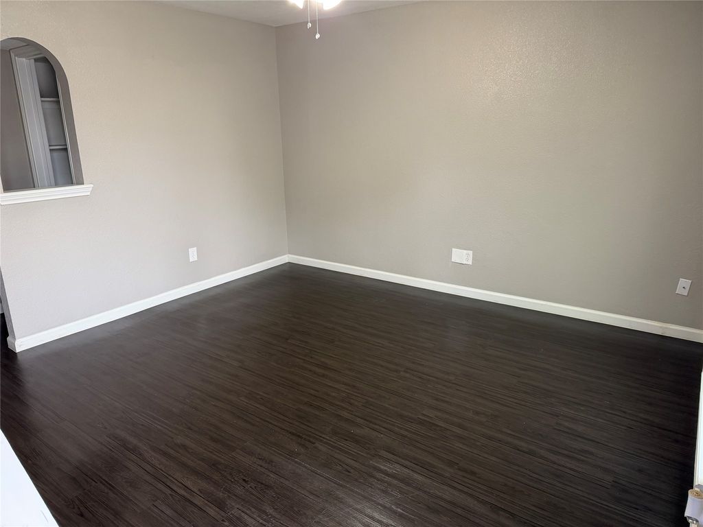 357 NW Newton, Burleson, TX 76028