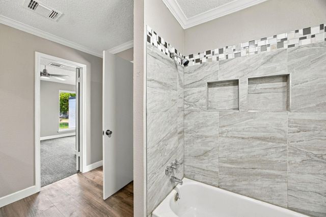 11307 Oakcenter Drive, Houston, TX 77072