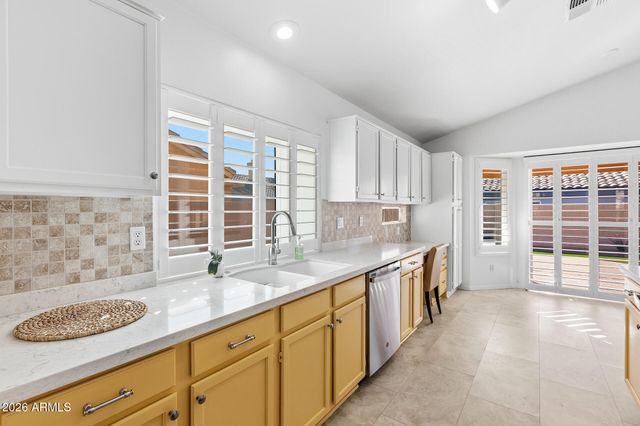 14643 W WHISPERING WIND Trail, Surprise, AZ 85374