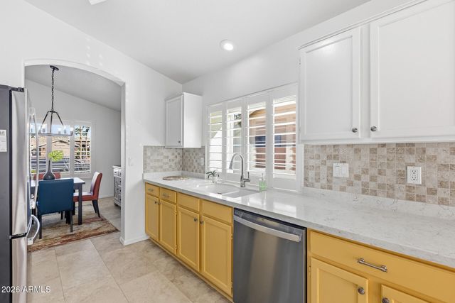 14643 W WHISPERING WIND Trail, Surprise, AZ 85374