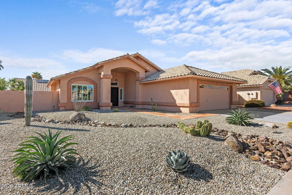 14643 W WHISPERING WIND Trail, Surprise, AZ 85374
