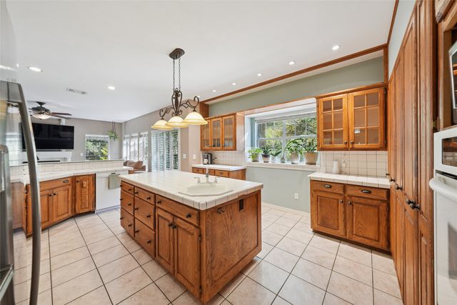 102 High View Court, Ovilla, TX 75154