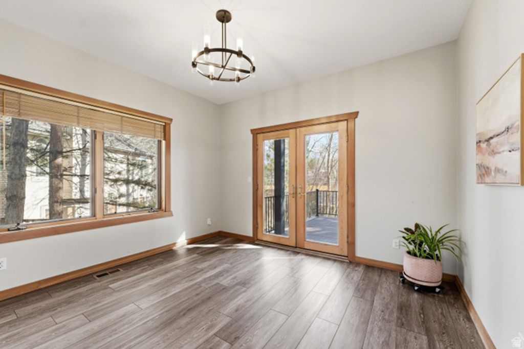 Image 15 of property listing at 2614 E TUXEDO CIR, Cottonwood Heights, UT 84093