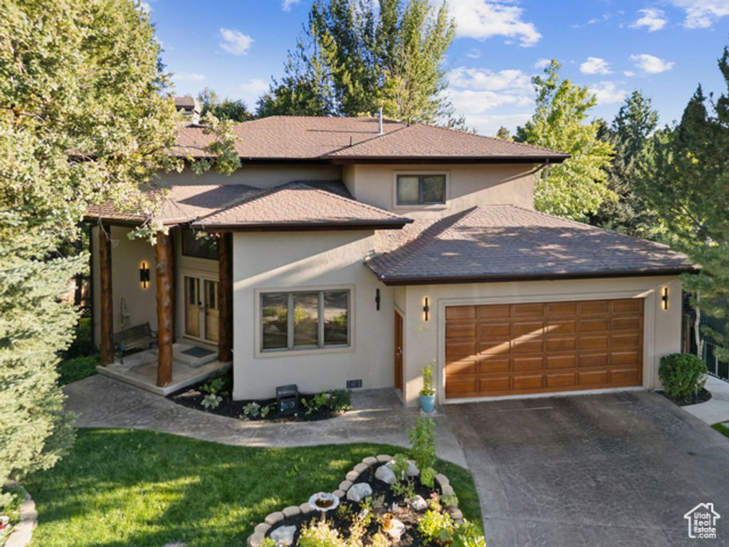 Image 3 of property listing at 2614 E TUXEDO CIR, Cottonwood Heights, UT 84093