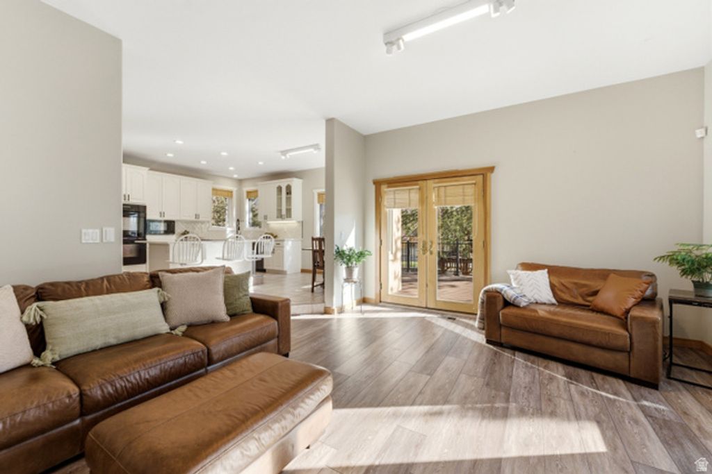 Image 22 of property listing at 2614 E TUXEDO CIR, Cottonwood Heights, UT 84093