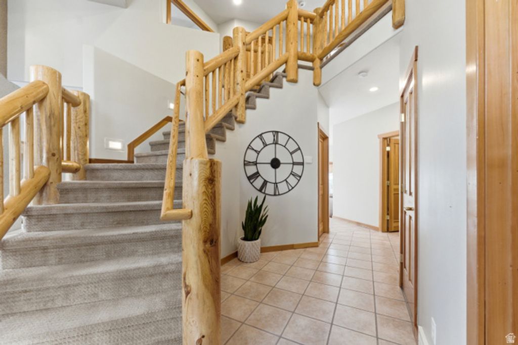 Image 28 of property listing at 2614 E TUXEDO CIR, Cottonwood Heights, UT 84093