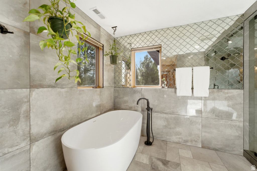 Image 41 of property listing at 2614 E TUXEDO CIR, Cottonwood Heights, UT 84093