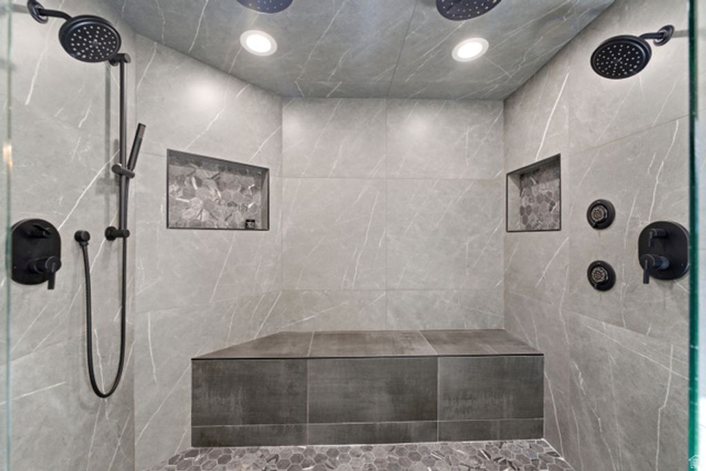 Image 45 of property listing at 2614 E TUXEDO CIR, Cottonwood Heights, UT 84093