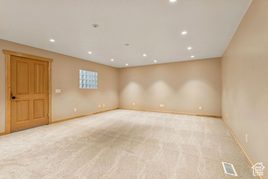 Image 60 of property listing at 2614 E TUXEDO CIR, Cottonwood Heights, UT 84093