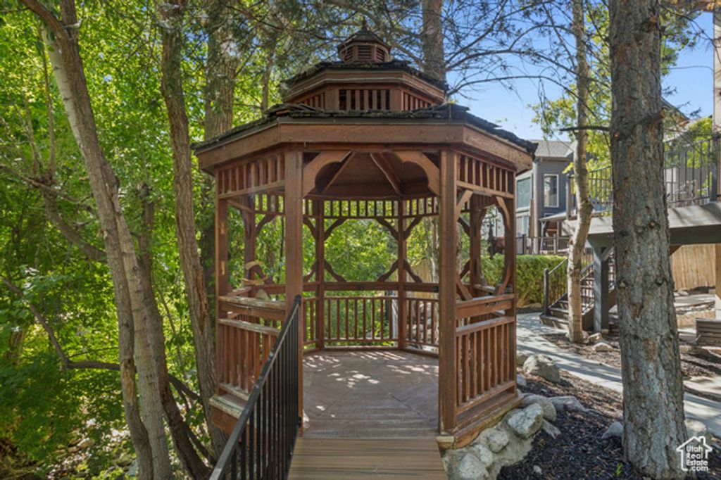 Image 72 of property listing at 2614 E TUXEDO CIR, Cottonwood Heights, UT 84093