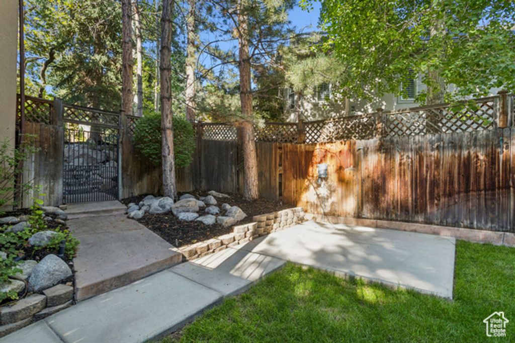 Image 74 of property listing at 2614 E TUXEDO CIR, Cottonwood Heights, UT 84093